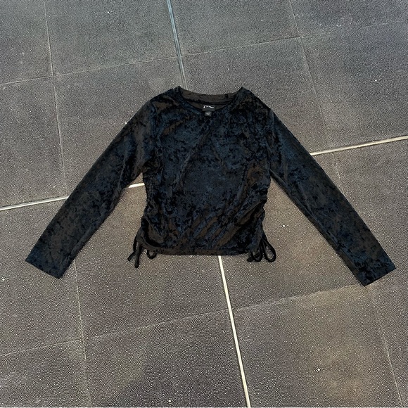 Art Class Girls' Black Side Cinch Long Sleeve T-Shirt. Size S (6/6X) - Picture 2 of 9